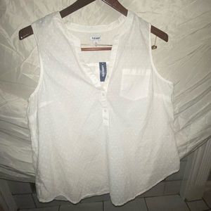 NWT XL Old Navy White sleeveless light Top embroidered with dots.